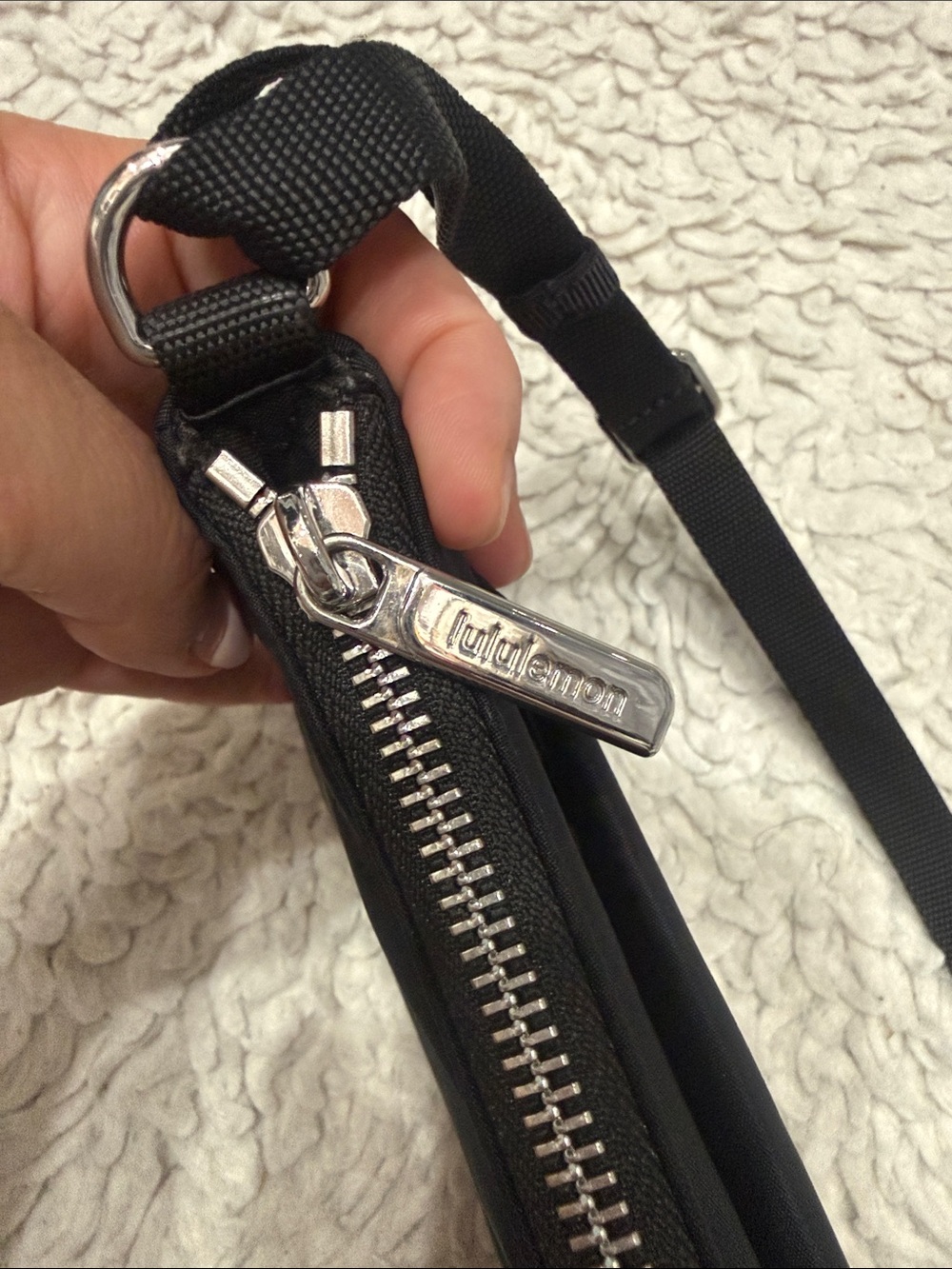Lululemon city essentials black purse - Picture 6 of 8